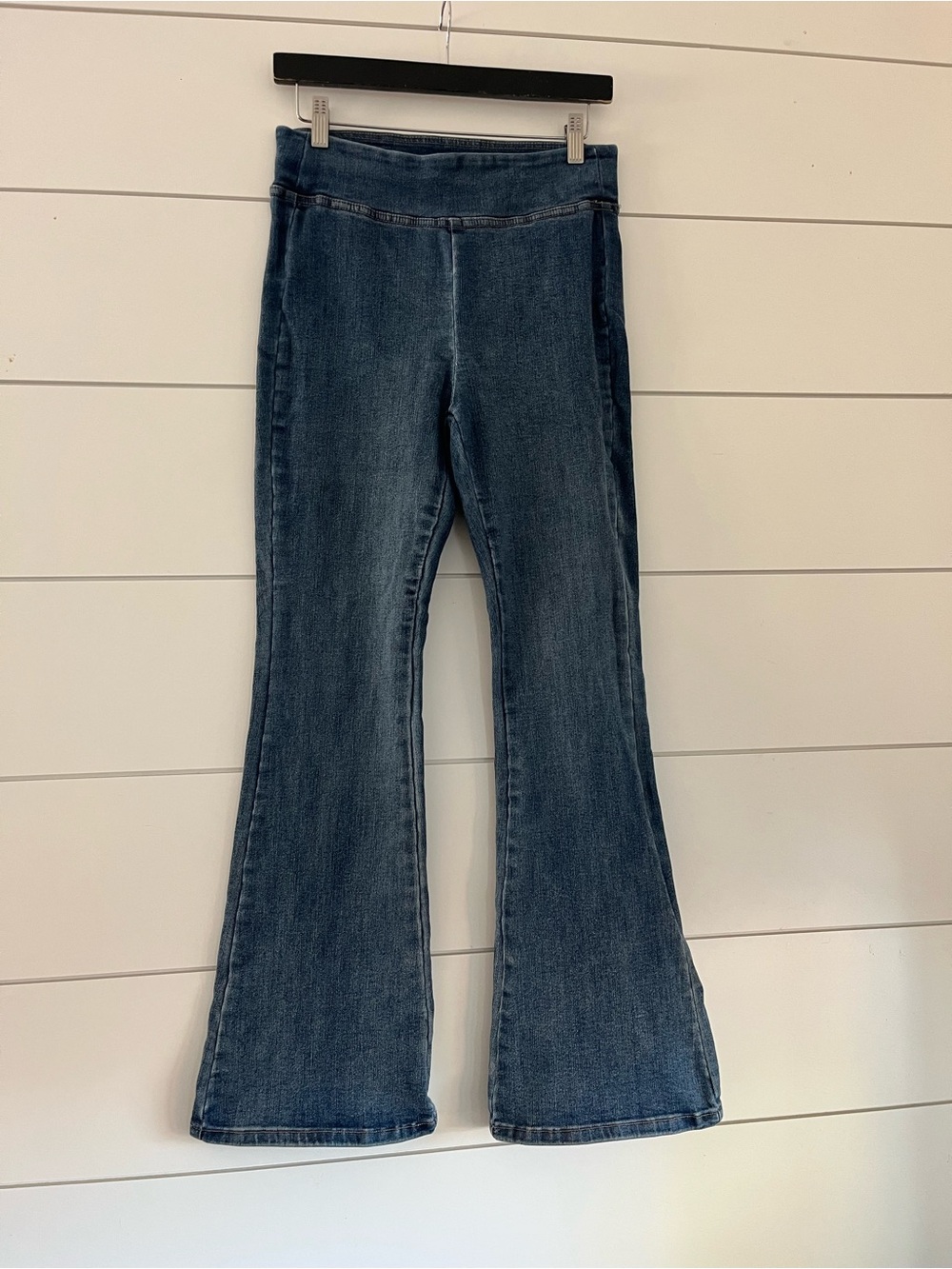 Vintage DKNY Women's Dark Blue Flare Jeans - Stretch Denim Size Medium